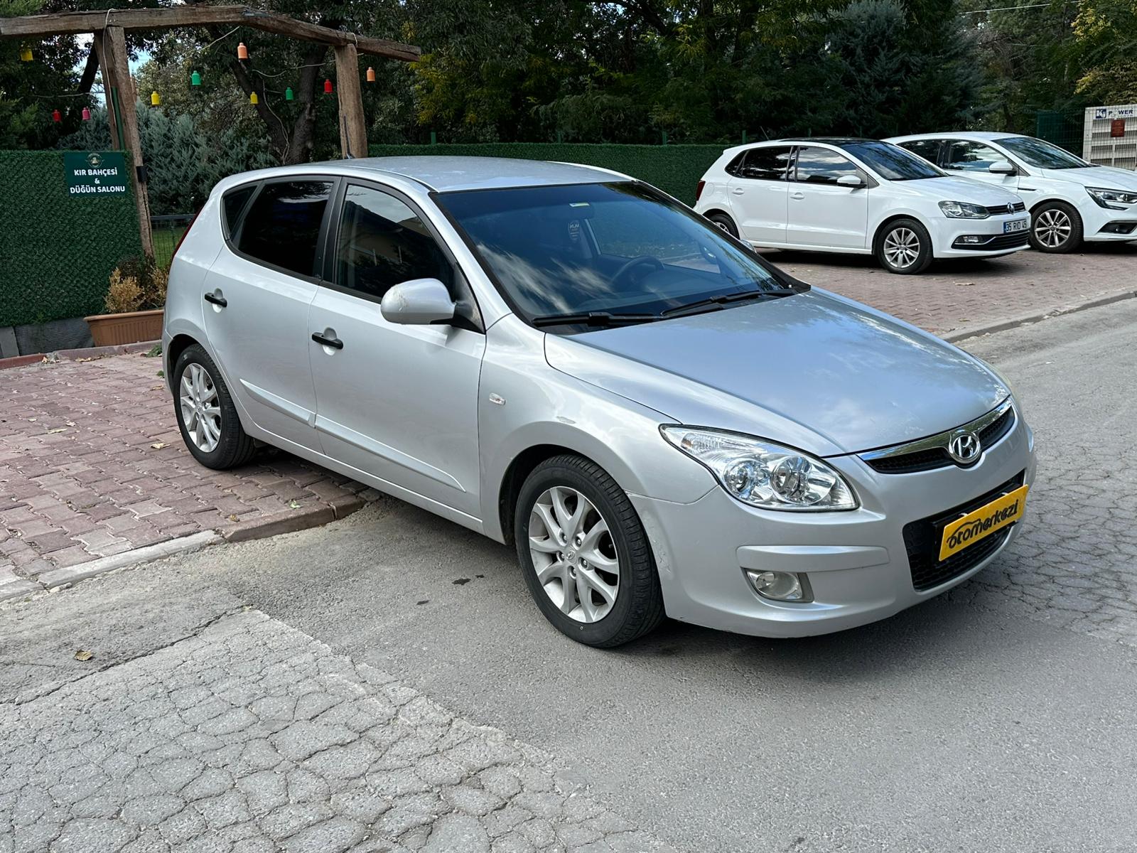 HYUNDAI i30 13